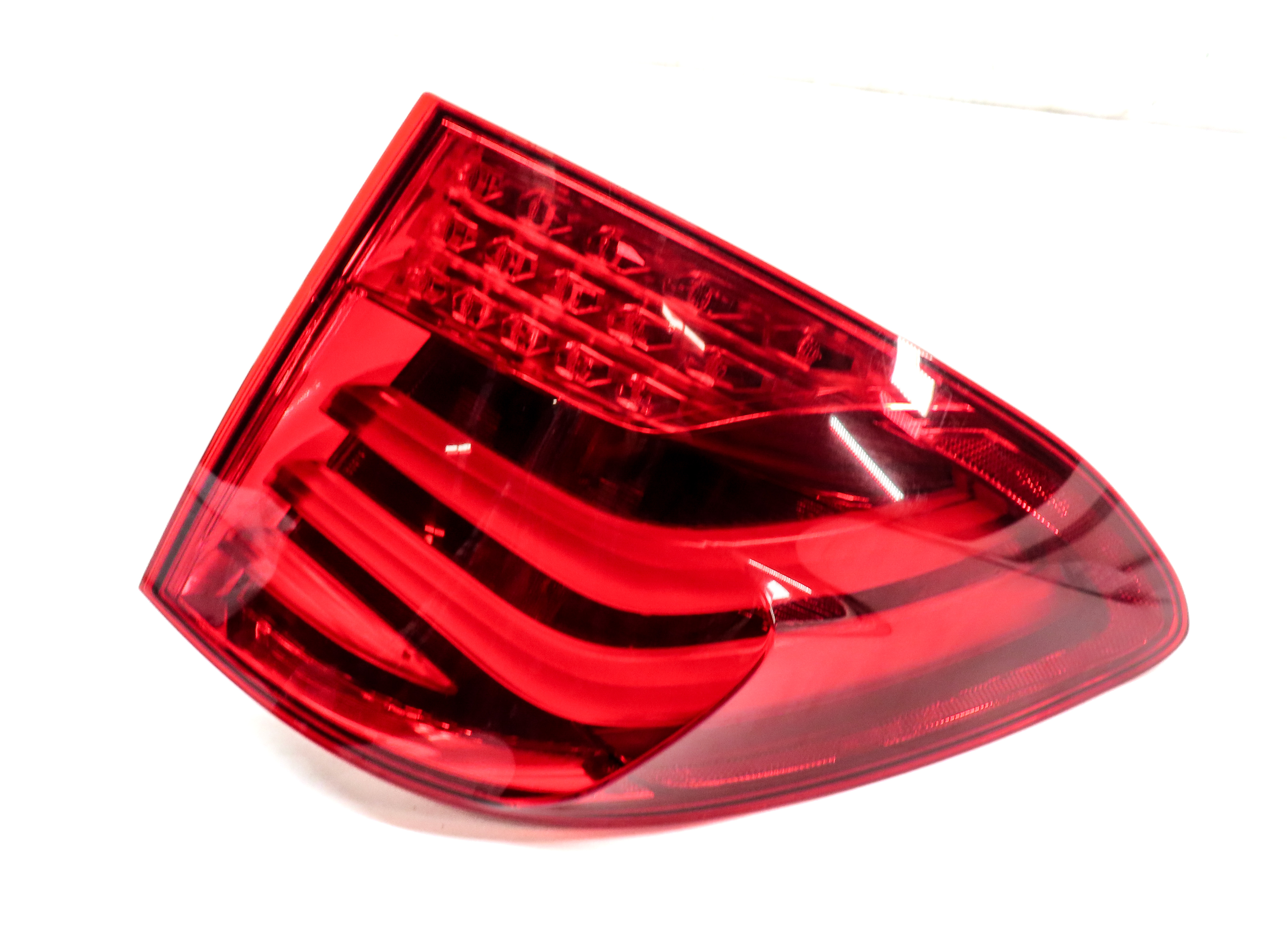 10-13 BMW 535iGT 550iGT (F07) RIGHT PASSENGER OUTER TAILLIGHT BRAKE LIGHT LAMP — exact item pictured